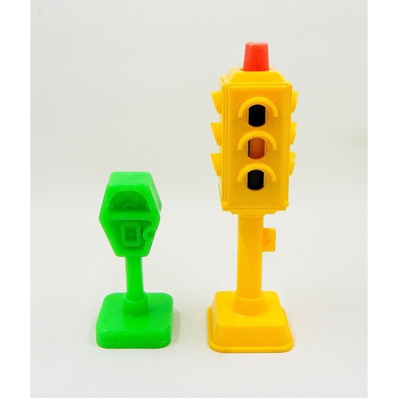 Fisher Price Little People 2500 Main Street Lot Traffic Light Green Park Meter - Picture 5 of 11